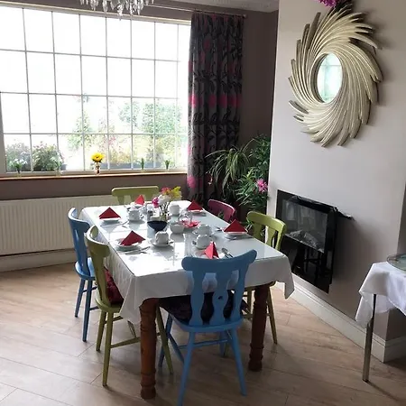 Cherry Tree Nocleg ze śniadaniem 3*